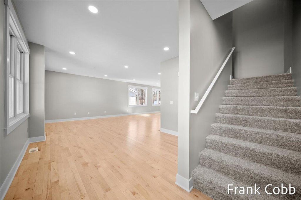 Photo of 2511 Chestnut Trail, Muskegon, MI 49442 (MLS # 25062279)