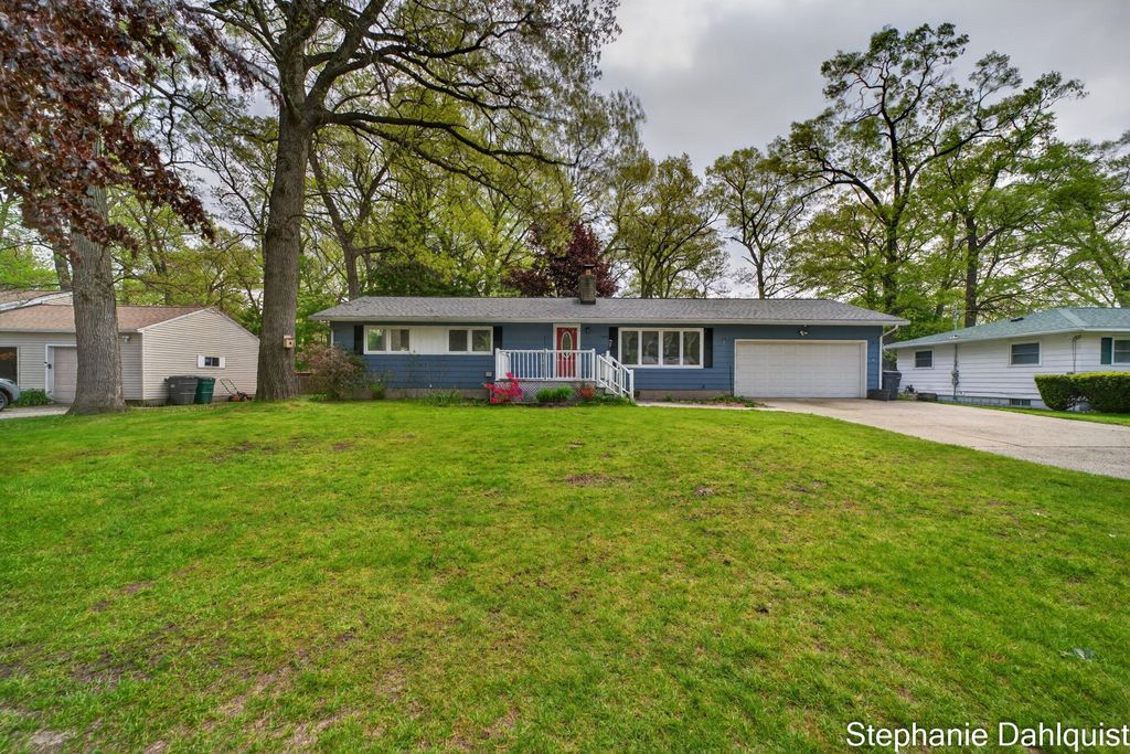 Photo of 1490 Sunview Street, Muskegon, MI 49445 (MLS # 26023315)