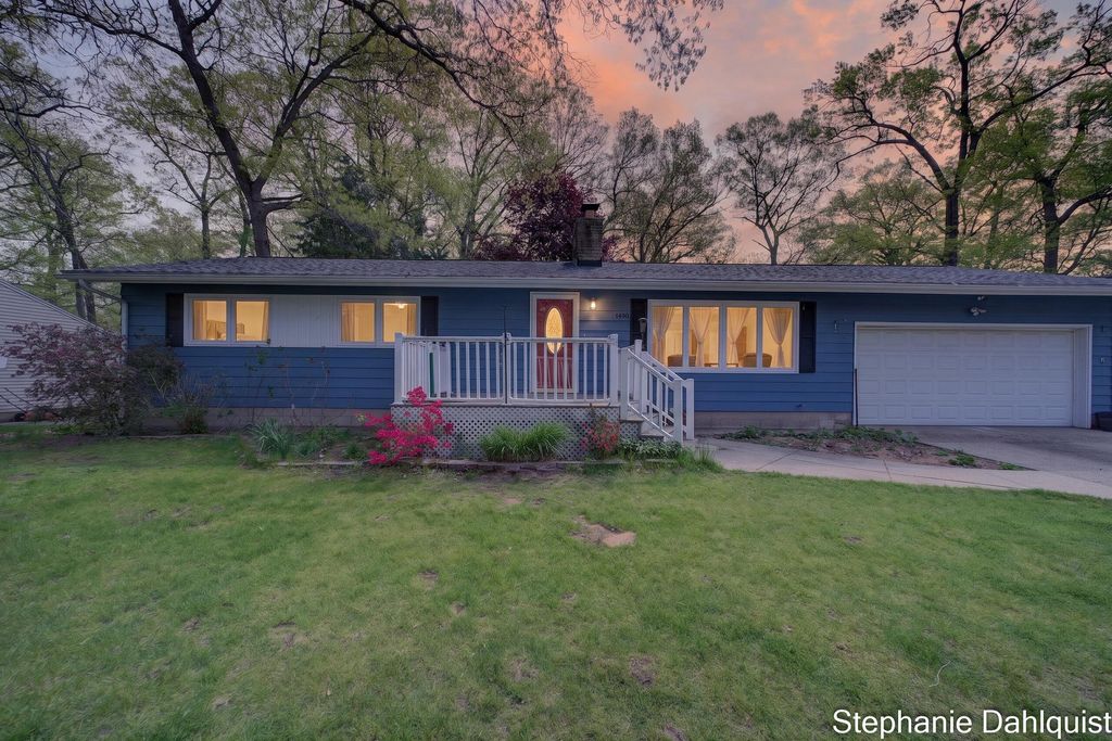 Photo of 1490 Sunview Street, Muskegon, MI 49445 (MLS # 26023315)