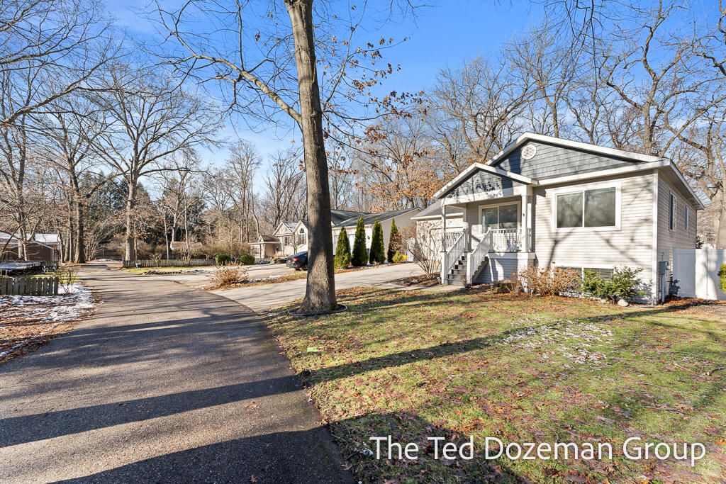 Photo of 380 Elm Street, Holland, MI 49424 (MLS # 26001907)