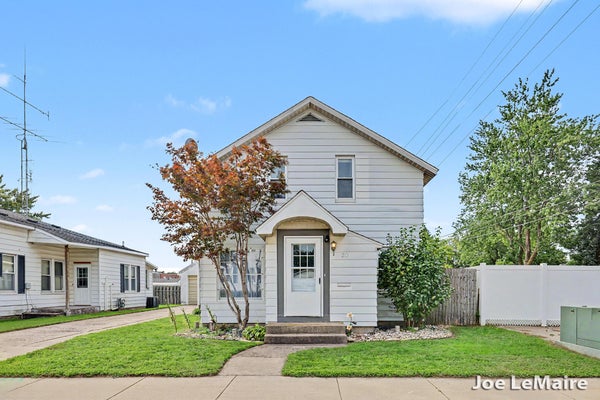 30 N CENTENNIAL ST, ZEELAND, MI 49464 - Image cee56a0bcc4e6e189c0e2d518d591ee6/627227246