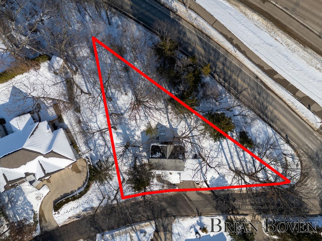 Photo of 3745 Reeds Lake Boulevard SE, Grand Rapids, MI 49506 (MLS # 26005642)