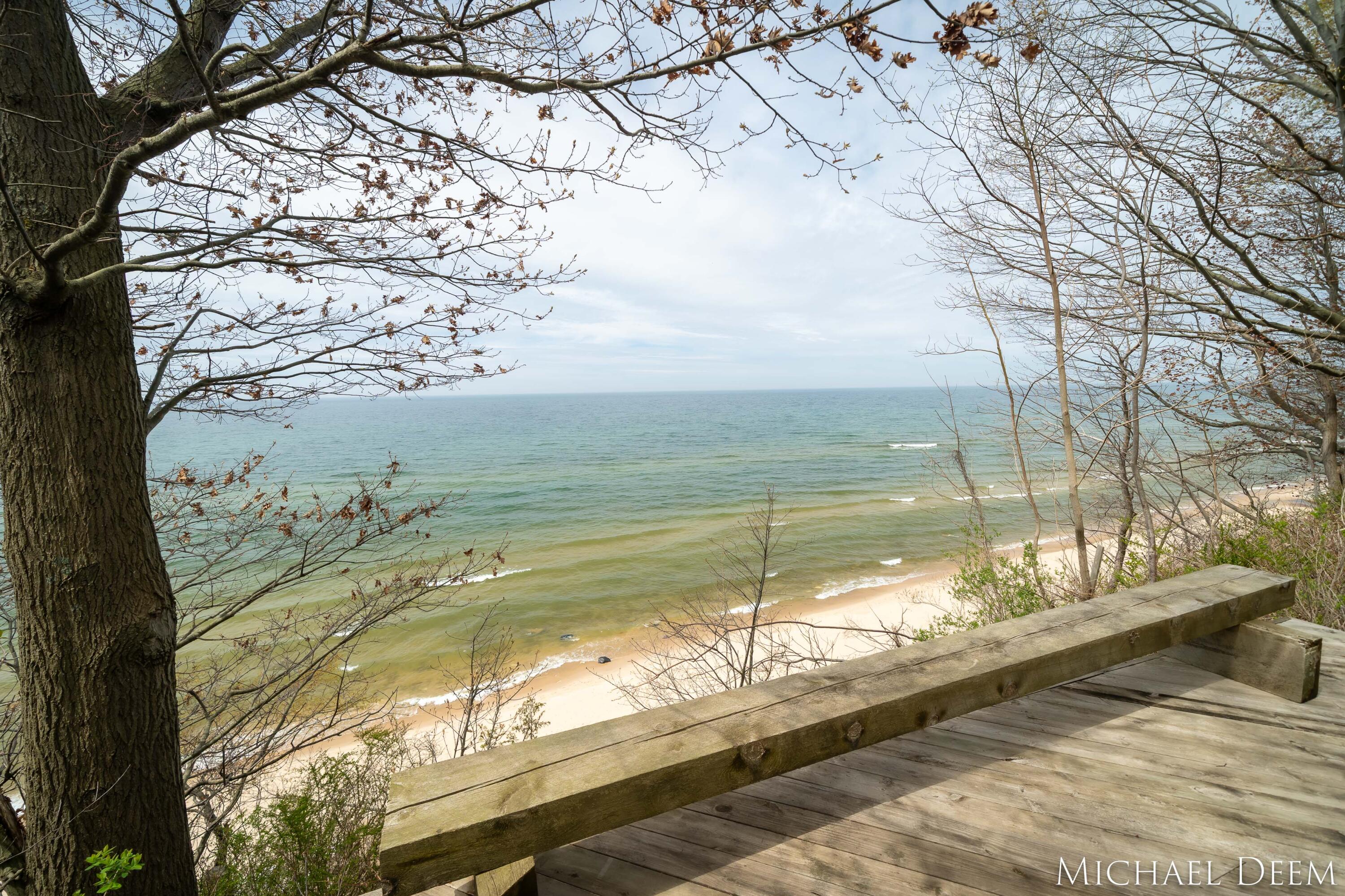 2743 Lakeshore Drive