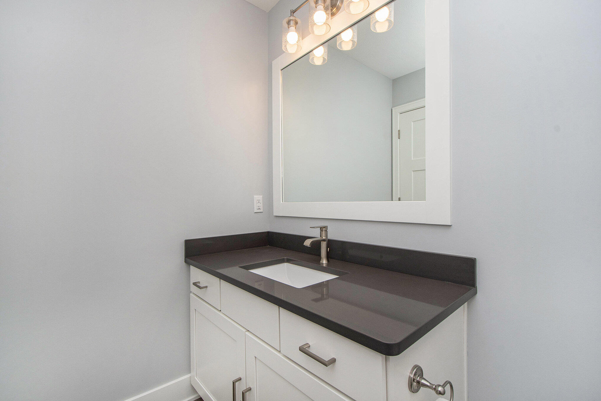 Byron Center, Michigan 49315, United States, 3 Bedrooms Bedrooms, ,3 BathroomsBathrooms,Residential,Active,173634