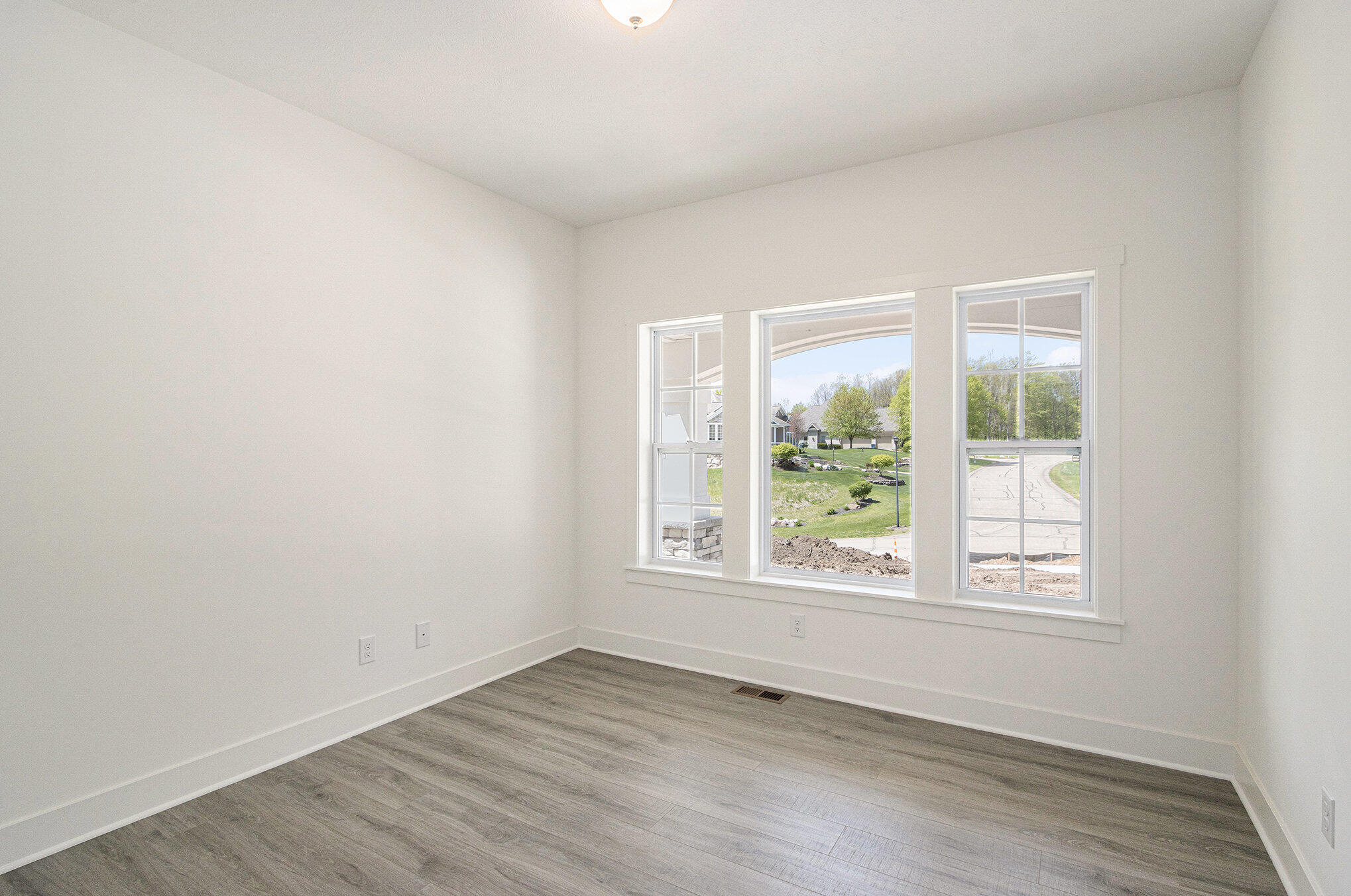 Augusta, Michigan 49012, United States, 4 Bedrooms Bedrooms, ,3 BathroomsBathrooms,Residential,Active,180510