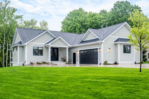 5433 Lone Beech Drive Traverse City MI 49685