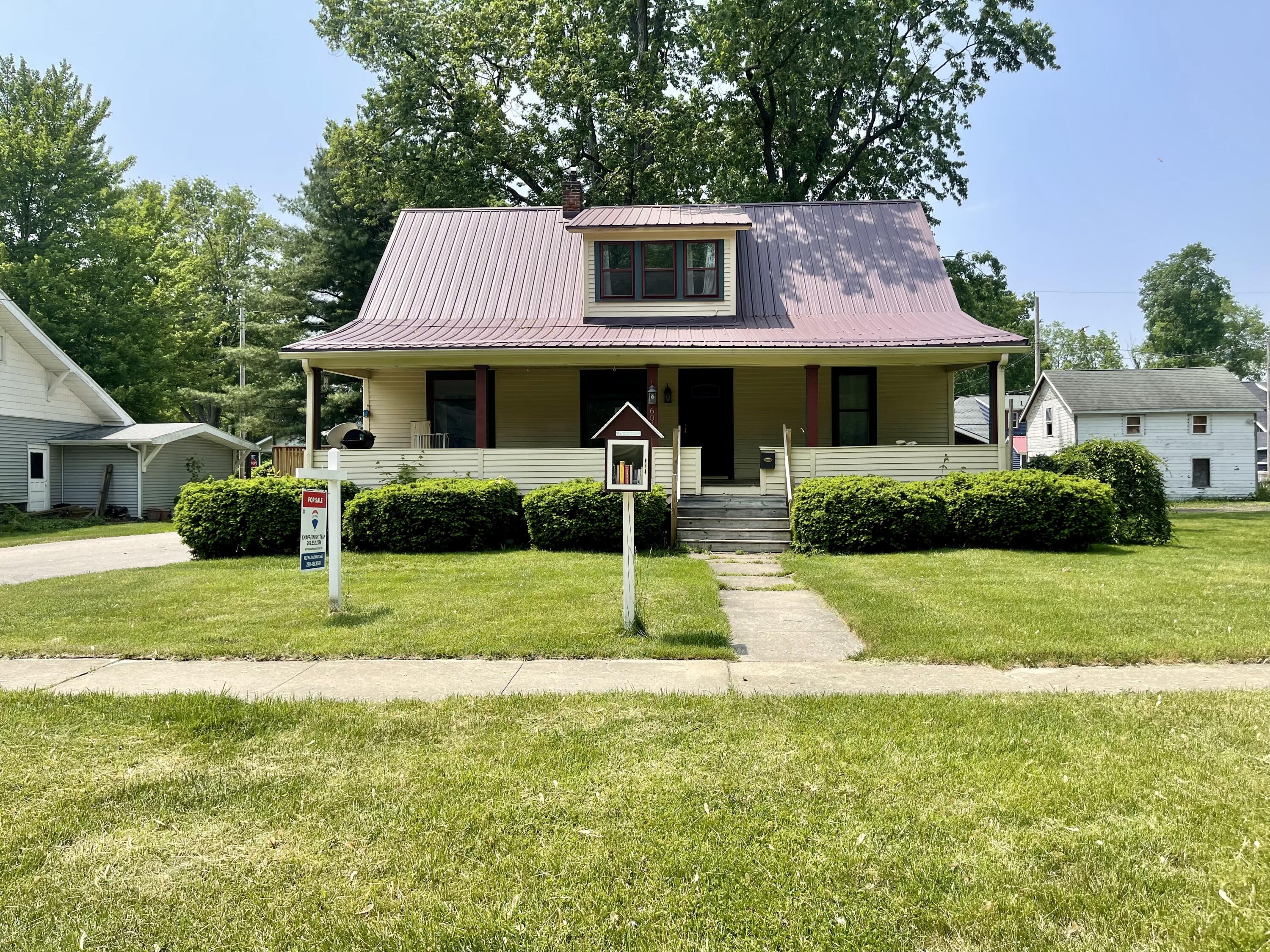 Photo 1 of 25 of 604 Pine Street house