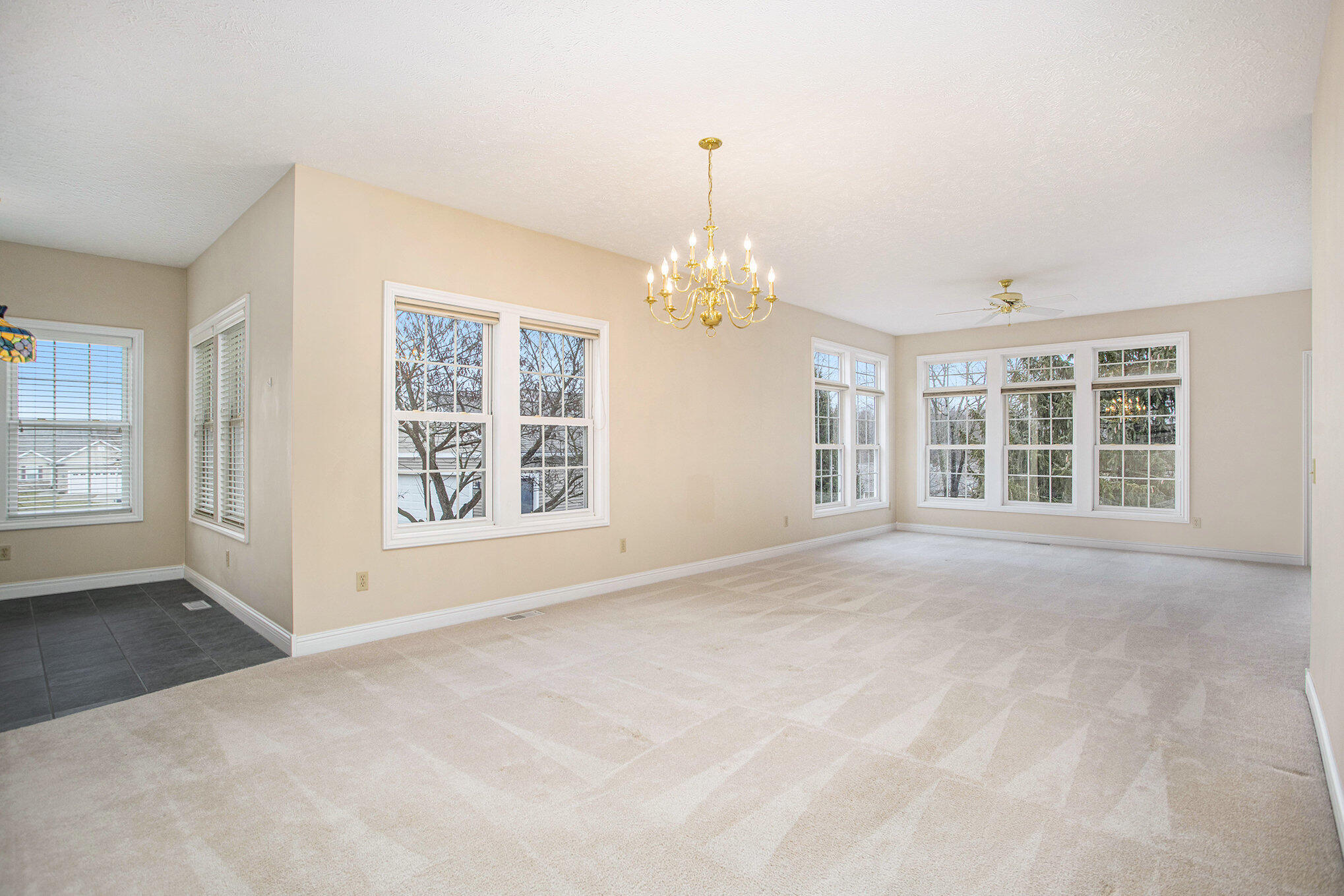 Kalamazoo, Michigan 49048, United States, 3 Bedrooms Bedrooms, ,3 BathroomsBathrooms,Residential,Active,83469