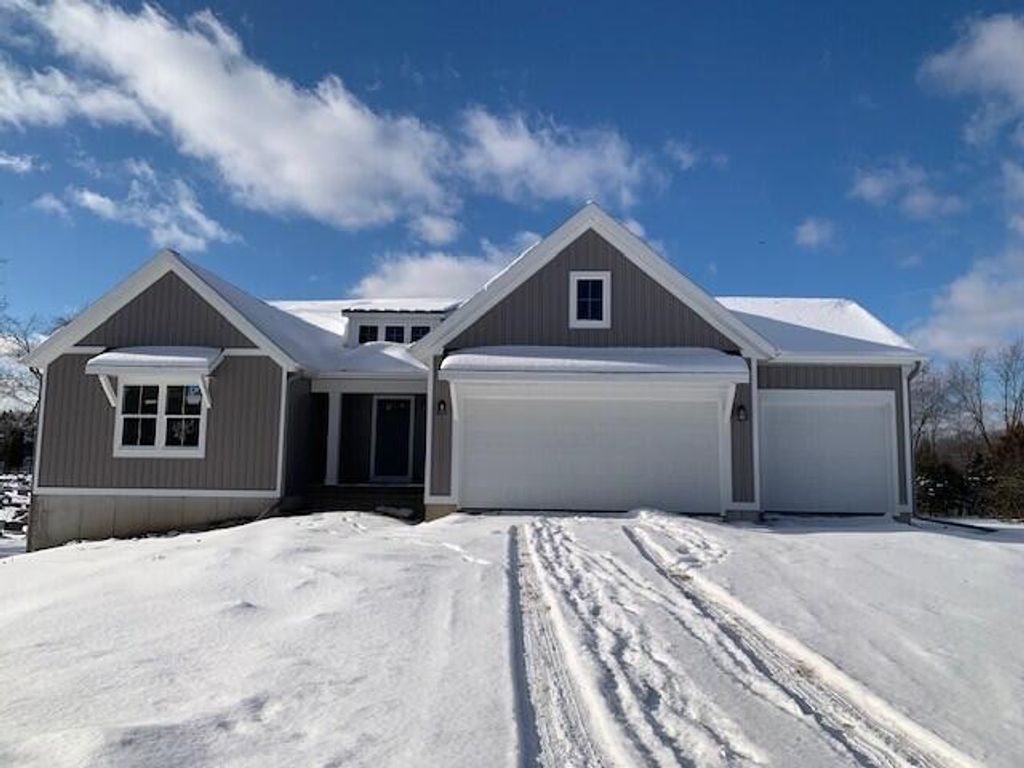 Photo of 1040 N Washington Street SE, Lowell, MI 49331 (MLS # 26000228)