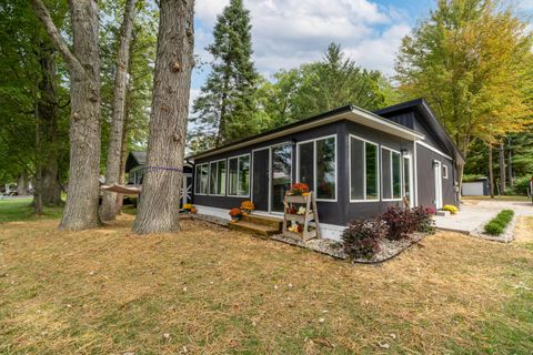 Photo of 50 E Baseline Road, Gobles, MI 49055 (MLS # 26010810)