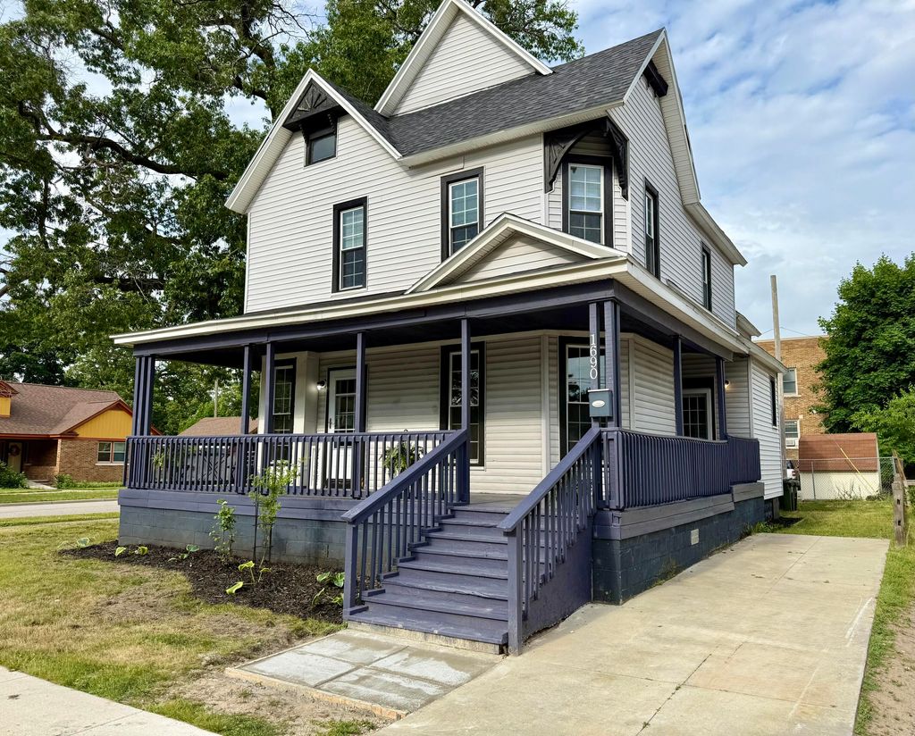 Photo of 1690 Sanford Street, Muskegon, MI 49441 (MLS # 25029748)