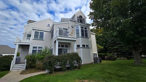 Photo of 70 Brookharbor S, Manistee, MI 49660 (MLS # 25045526)