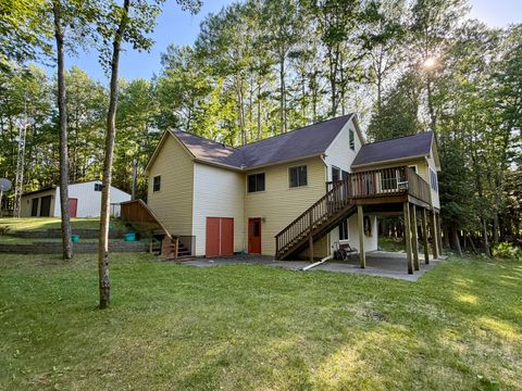 Photo of 4081 N Stephanie Drive, Branch, MI 49402 (MLS # 26029188)