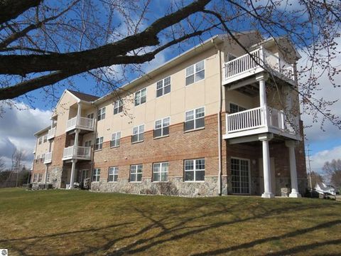 301 N Lake Street Unit 208, Cadillac, MI 49601 - MLS#: 25013076