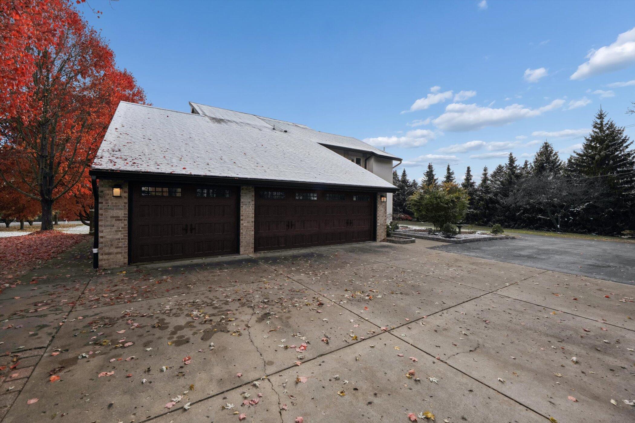 Brighton, Michigan 48114, United States, 4 Bedrooms Bedrooms, ,5 BathroomsBathrooms,Residential,Active,243677