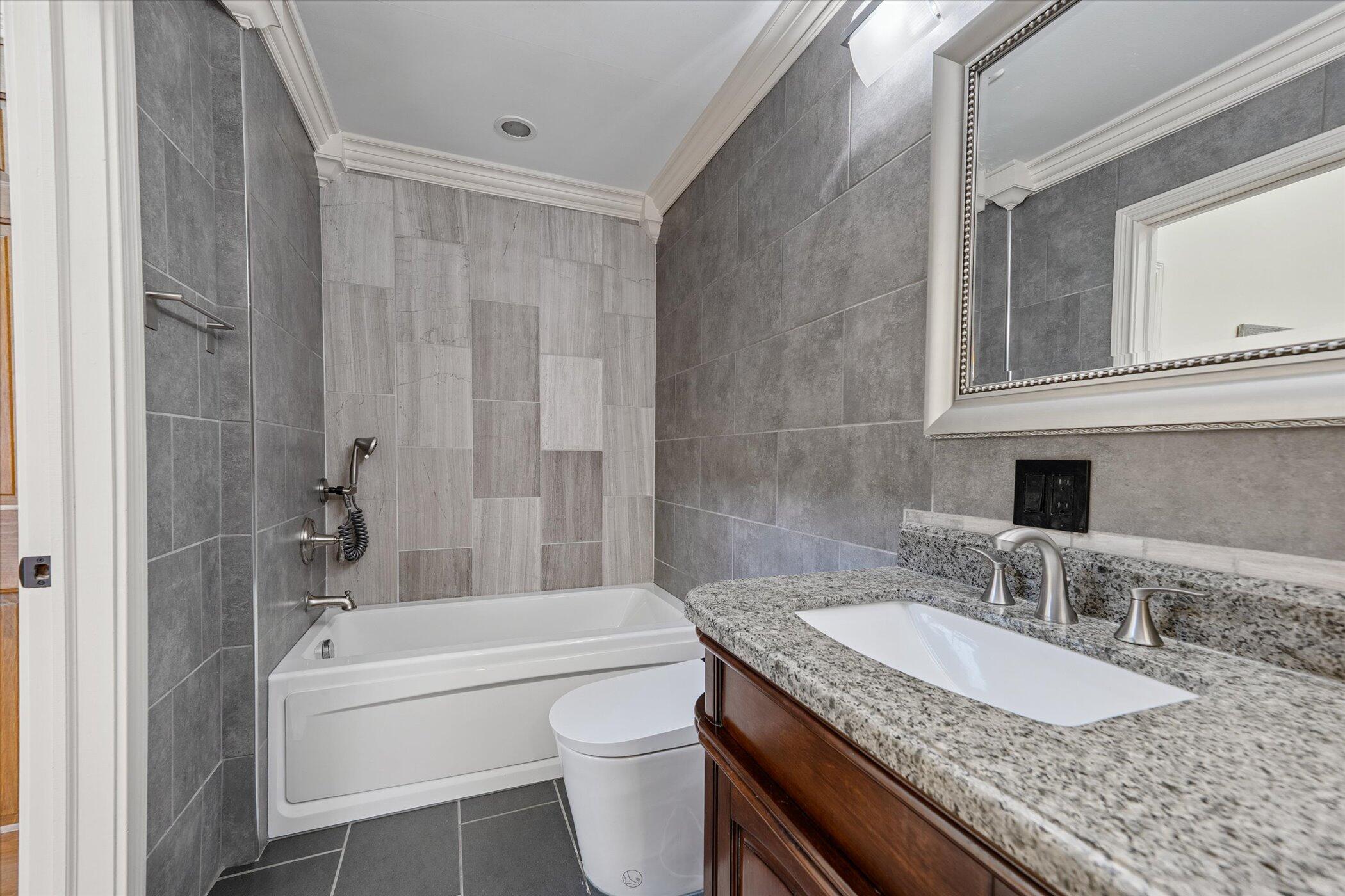 Brighton, Michigan 48114, United States, 4 Bedrooms Bedrooms, ,5 BathroomsBathrooms,Residential,Active,243677