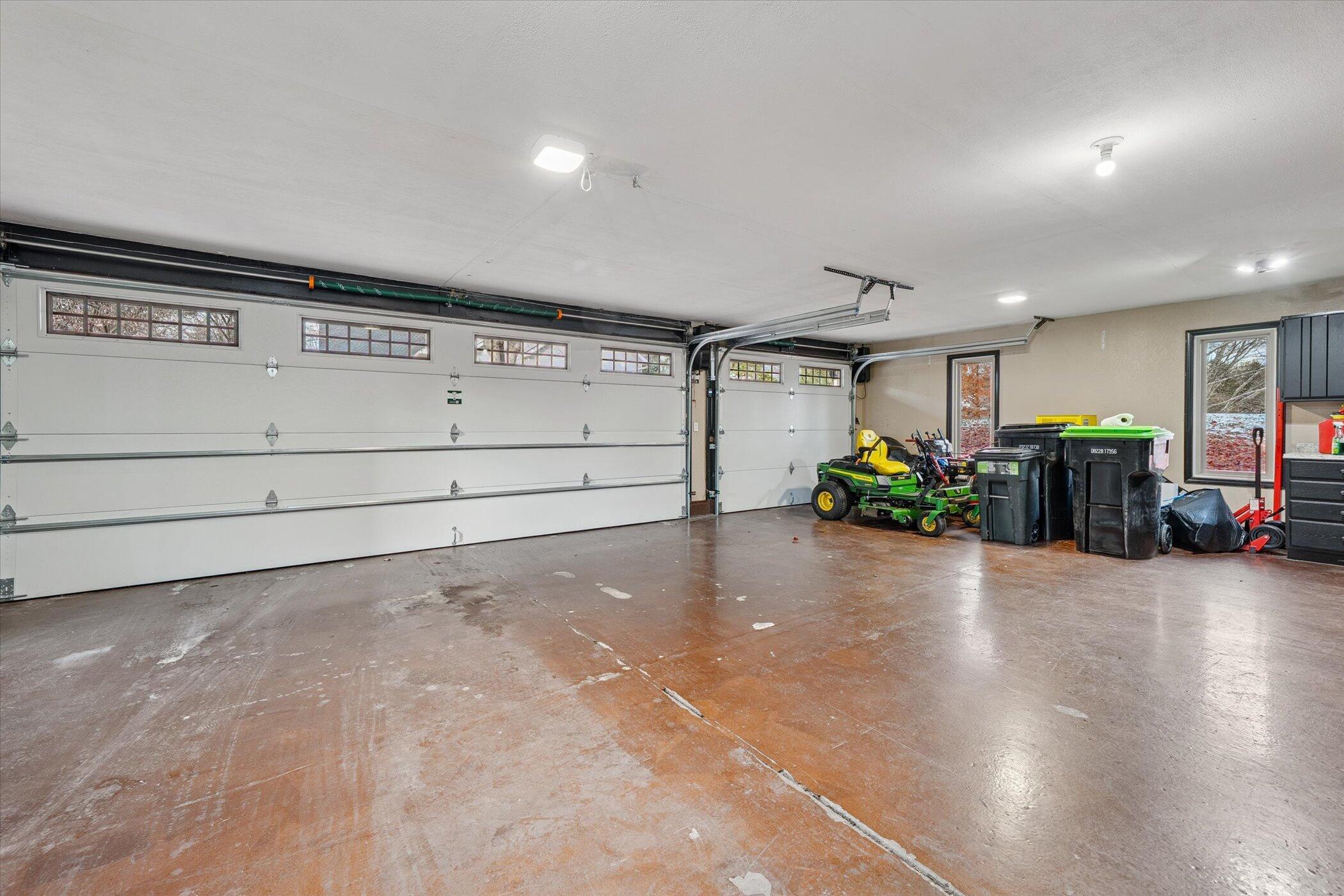 Brighton, Michigan 48114, United States, 4 Bedrooms Bedrooms, ,5 BathroomsBathrooms,Residential,Active,243677