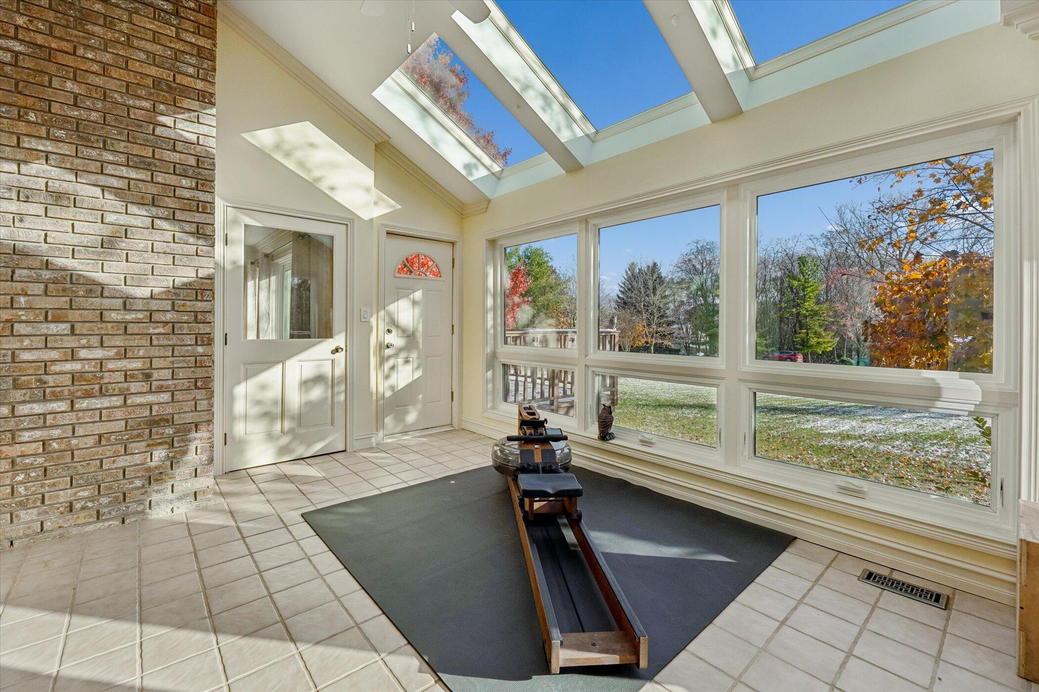 Brighton, Michigan 48114, United States, 4 Bedrooms Bedrooms, ,5 BathroomsBathrooms,Residential,Active,243677