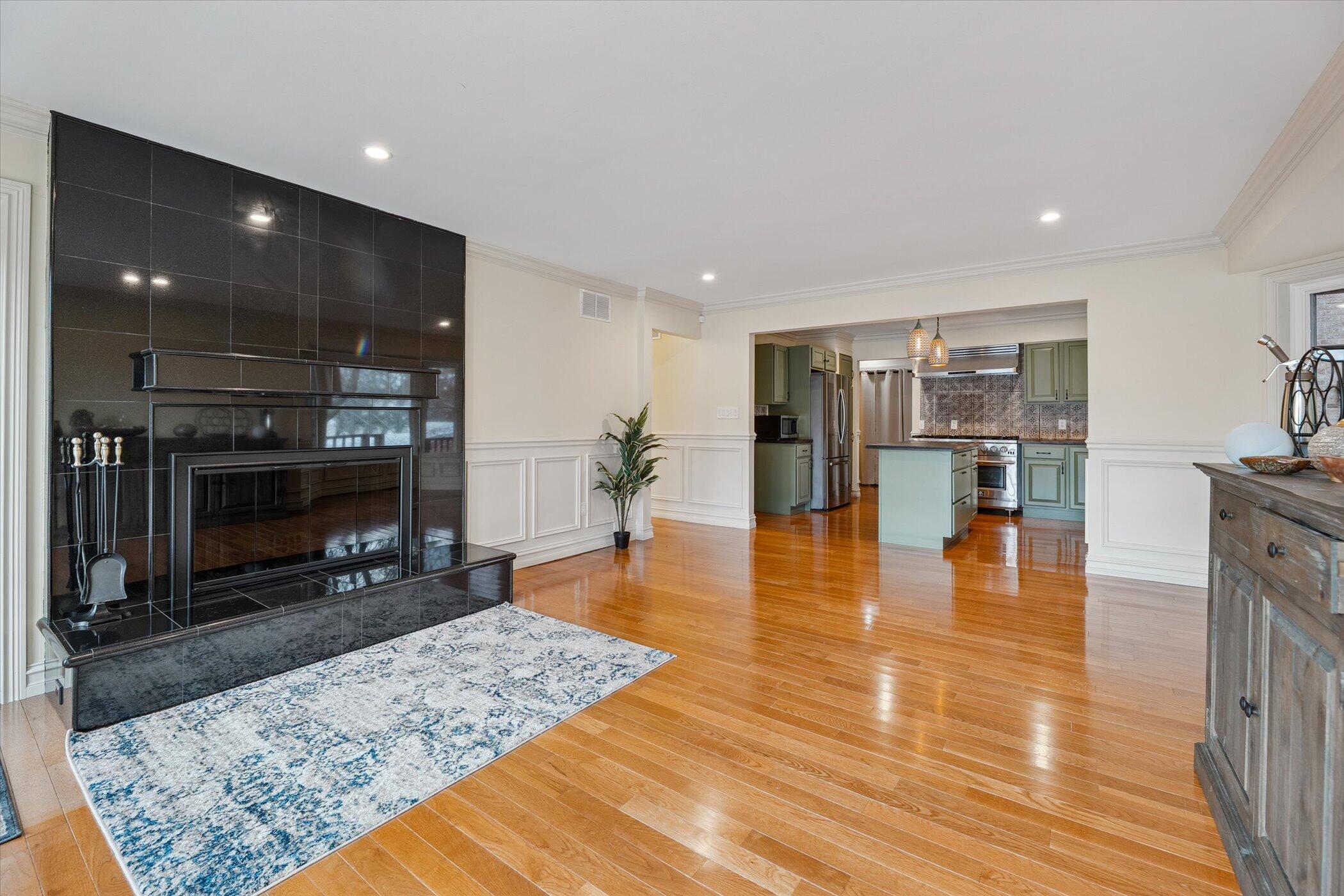 Brighton, Michigan 48114, United States, 4 Bedrooms Bedrooms, ,5 BathroomsBathrooms,Residential,Active,243677