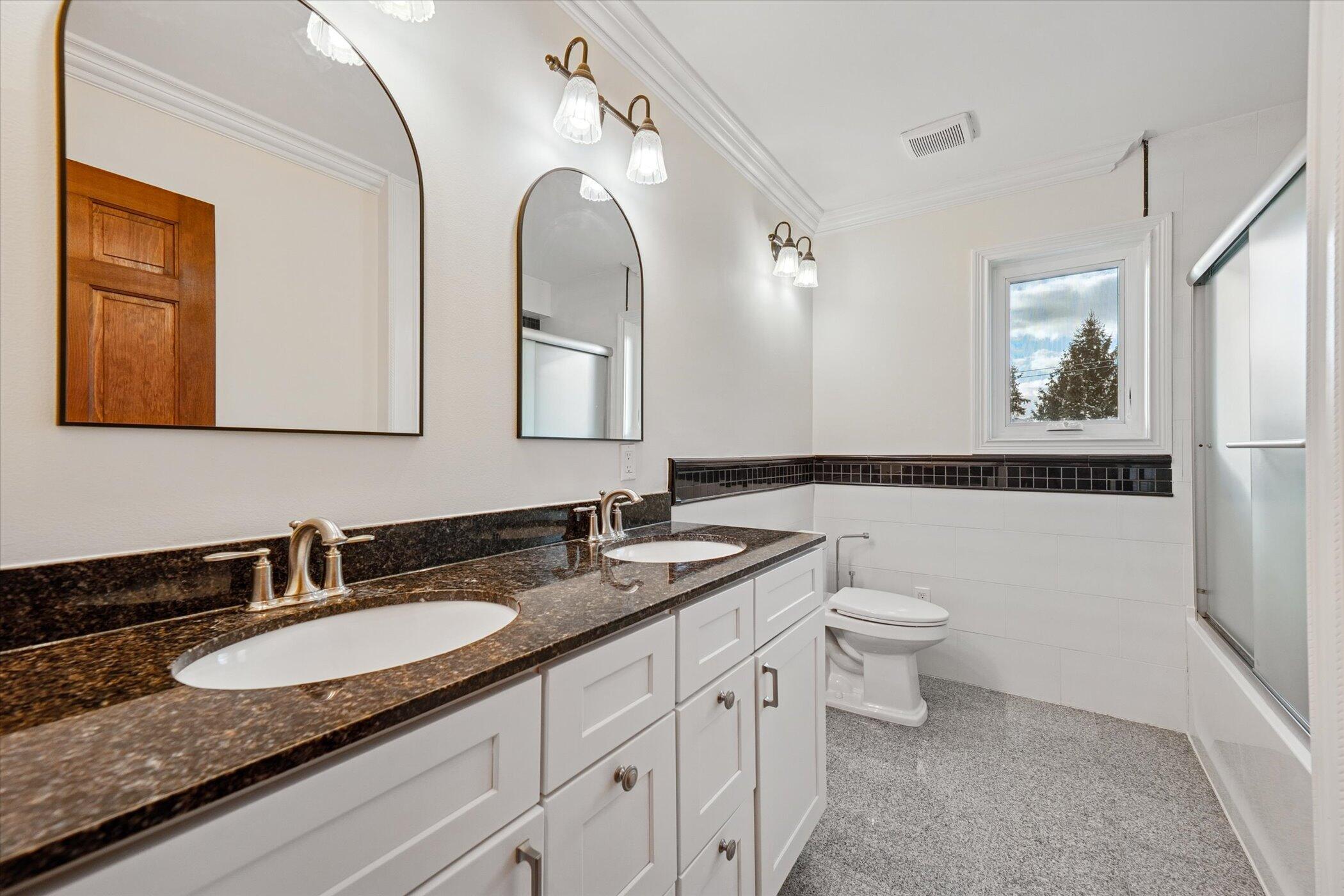 Brighton, Michigan 48114, United States, 4 Bedrooms Bedrooms, ,5 BathroomsBathrooms,Residential,Active,243677