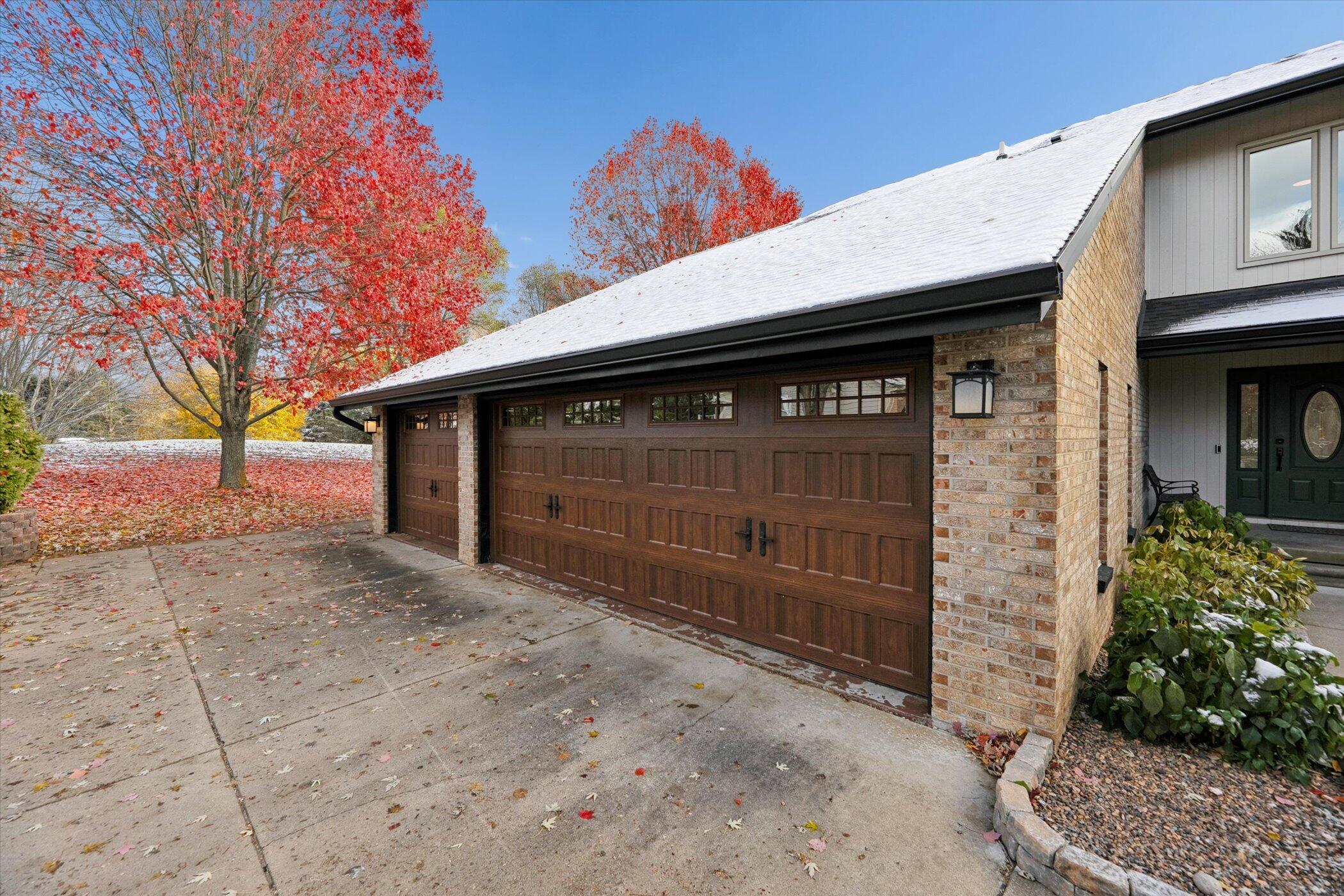 Brighton, Michigan 48114, United States, 4 Bedrooms Bedrooms, ,5 BathroomsBathrooms,Residential,Active,243677