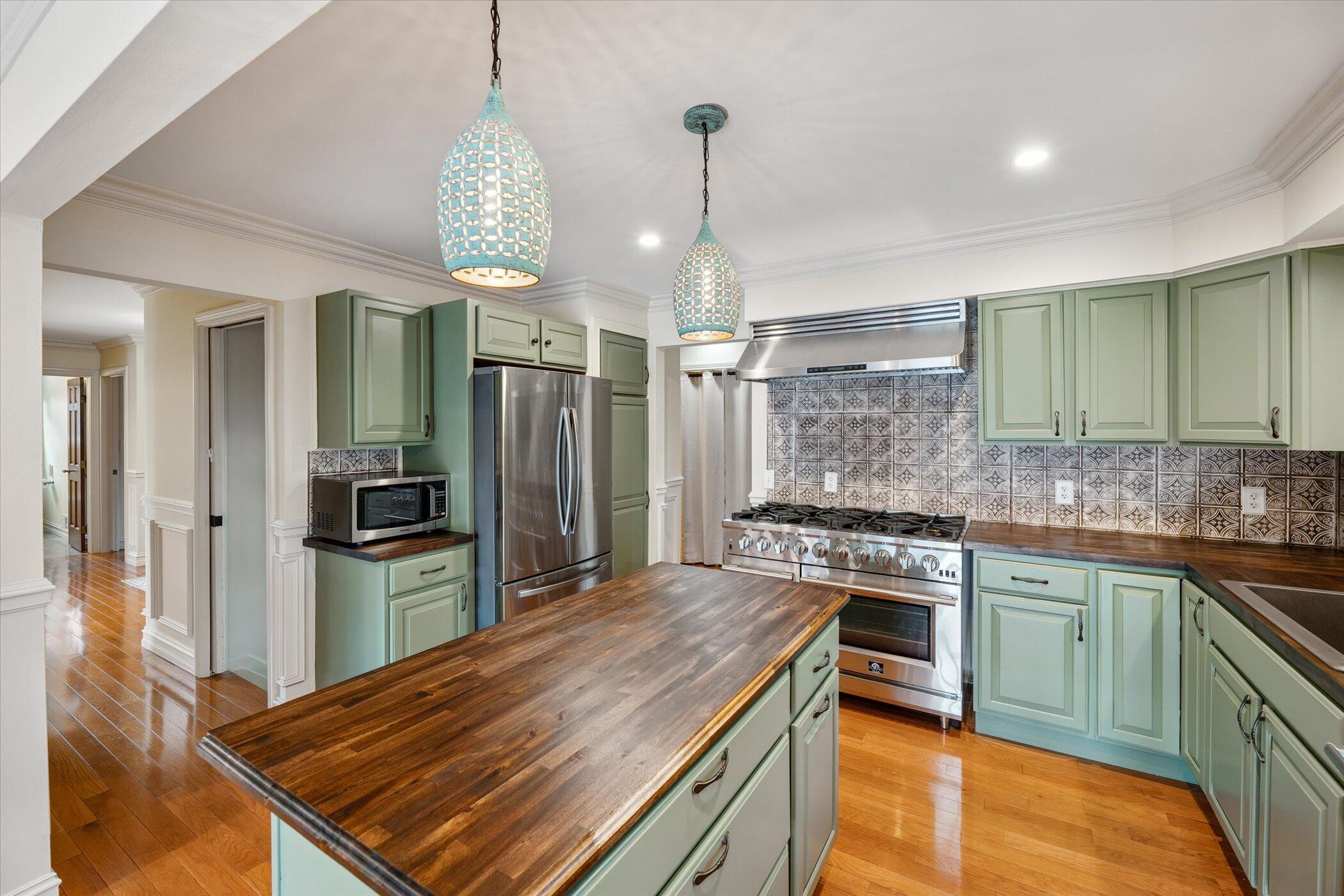 Brighton, Michigan 48114, United States, 4 Bedrooms Bedrooms, ,5 BathroomsBathrooms,Residential,Active,243677