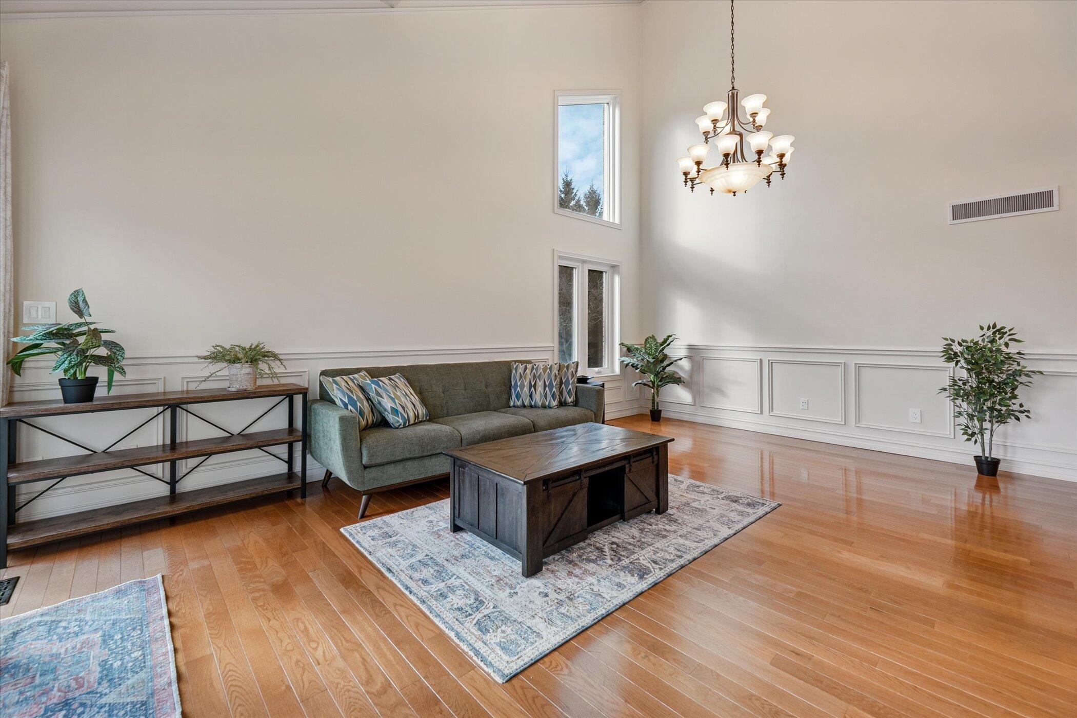 Brighton, Michigan 48114, United States, 4 Bedrooms Bedrooms, ,5 BathroomsBathrooms,Residential,Active,243677