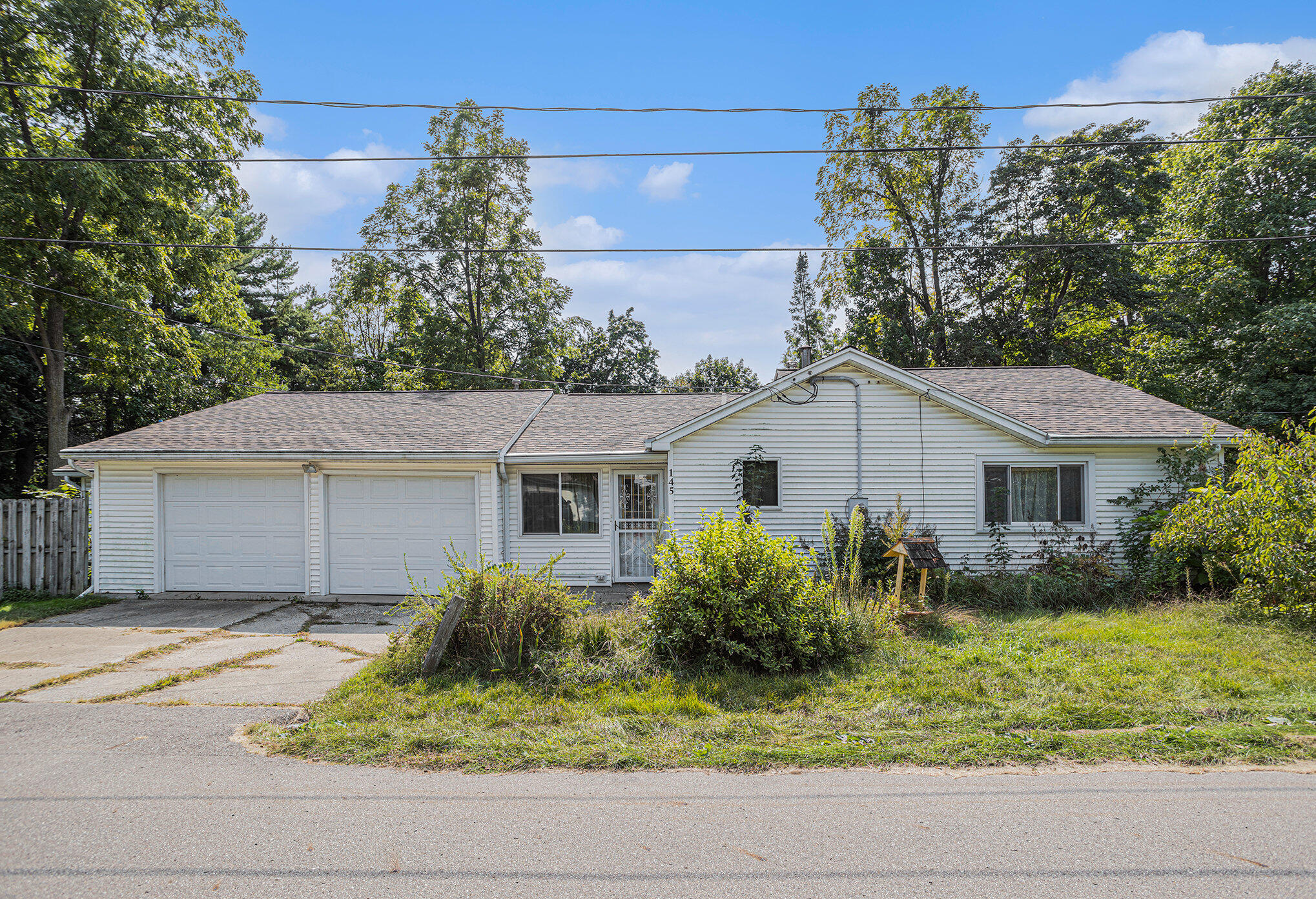 Battle Creek, Michigan 49014, United States, 2 Bedrooms Bedrooms, ,2 BathroomsBathrooms,Residential,Pending,44254