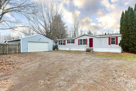 Photo of 60123 Dailey Road, Dowagiac, MI 49047 (MLS # 26008577)