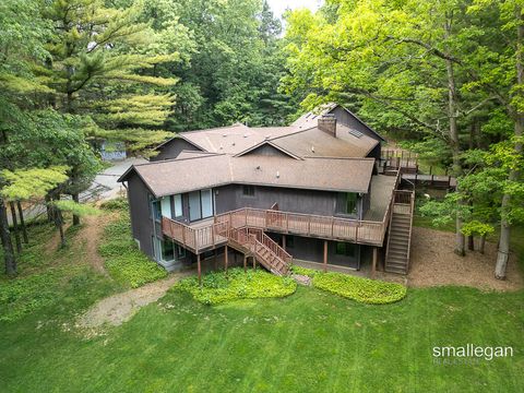 550 Greentree Lane NE Ada MI 49301