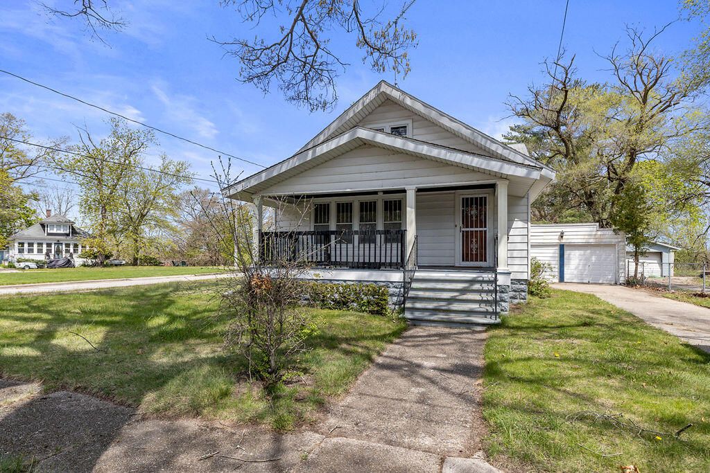 Photo of 410 Adams Avenue, Muskegon, MI 49442 (MLS # 25058435)