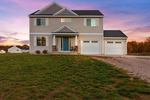 Photo of 17600 Peach Ridge Avenue NW, Kent City, MI 49330 (MLS # 25056583)