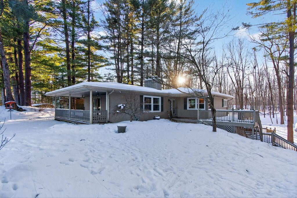 Photo of 340 Wood Hills Drive, Concord, MI 49237 (MLS # 26004988)