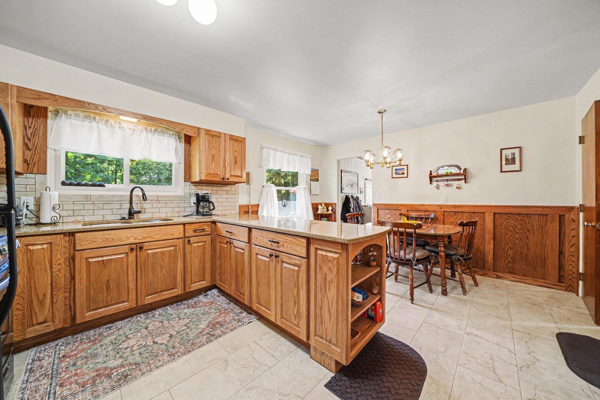16477 Lakeshore Road