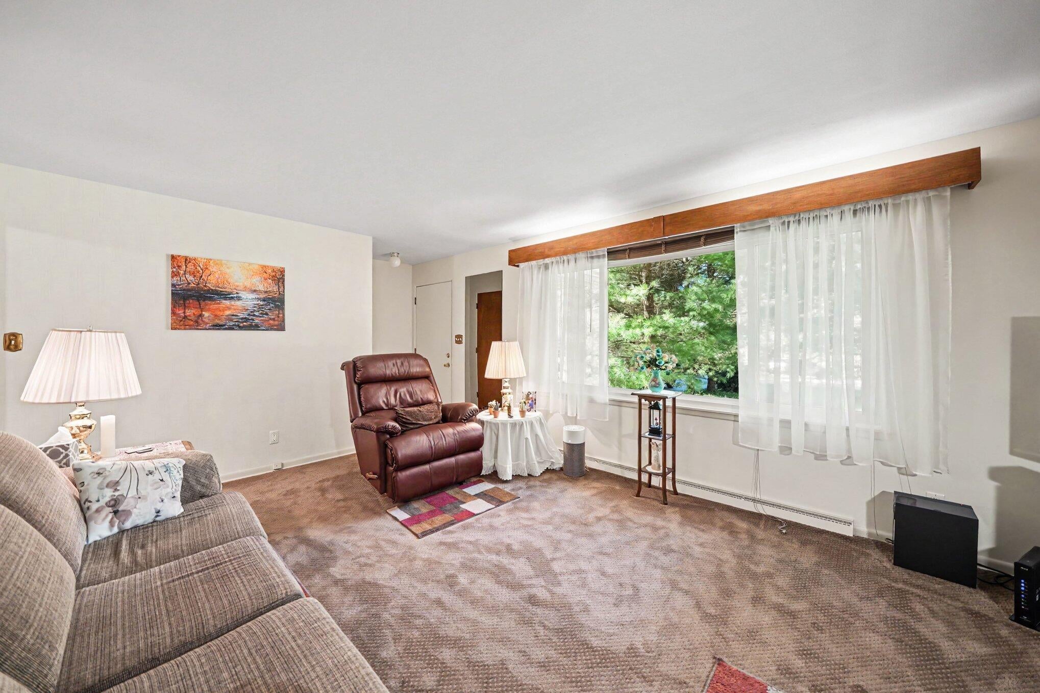16477 Lakeshore Road