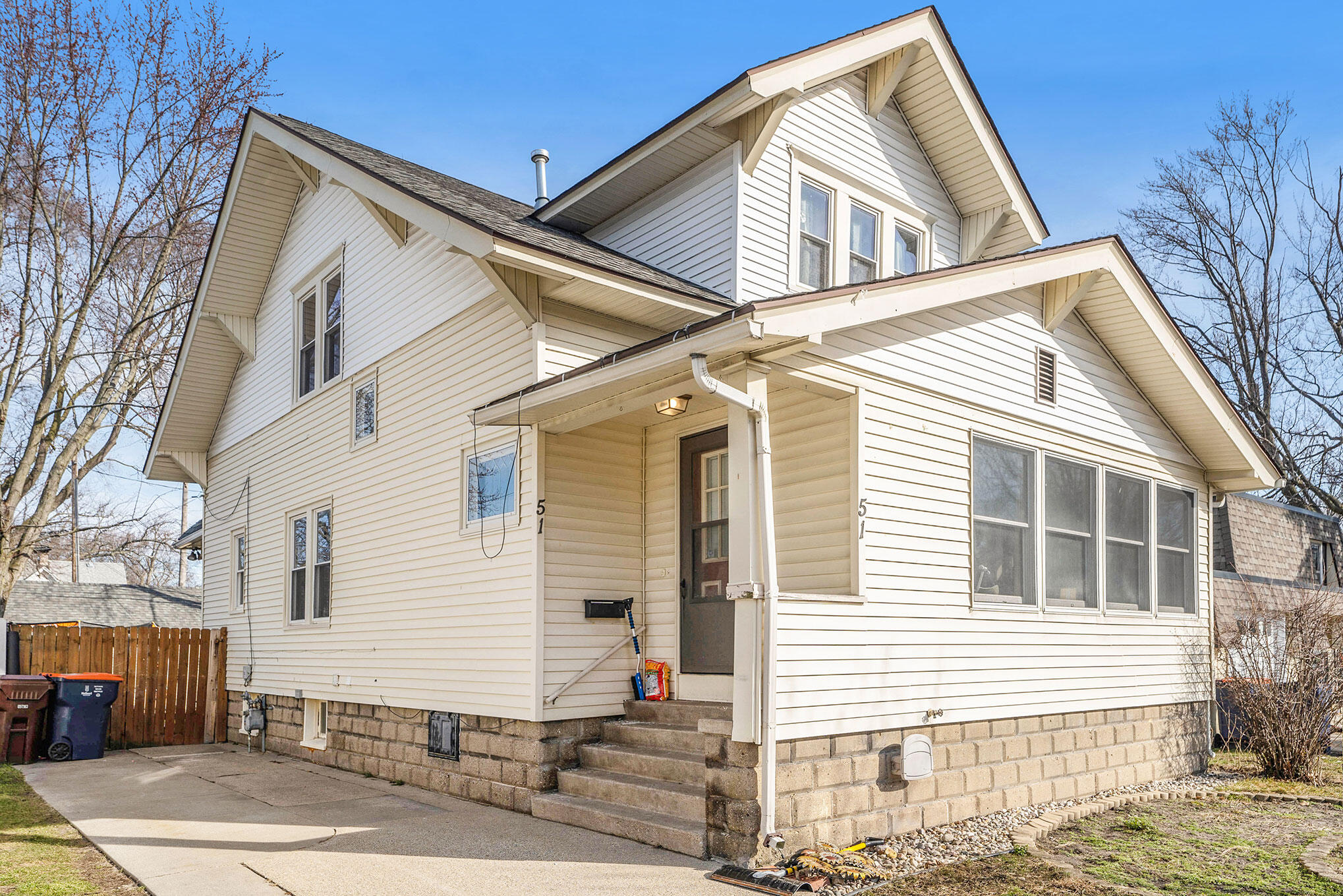 Photo 1 of 26 of 51 E 20th Street house