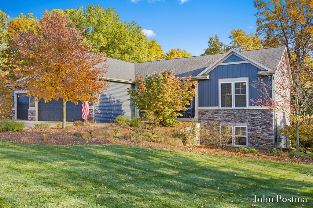 Photo of 6186 Arrowcrest Court NE, Rockford, MI 49341 (MLS # 25056588)