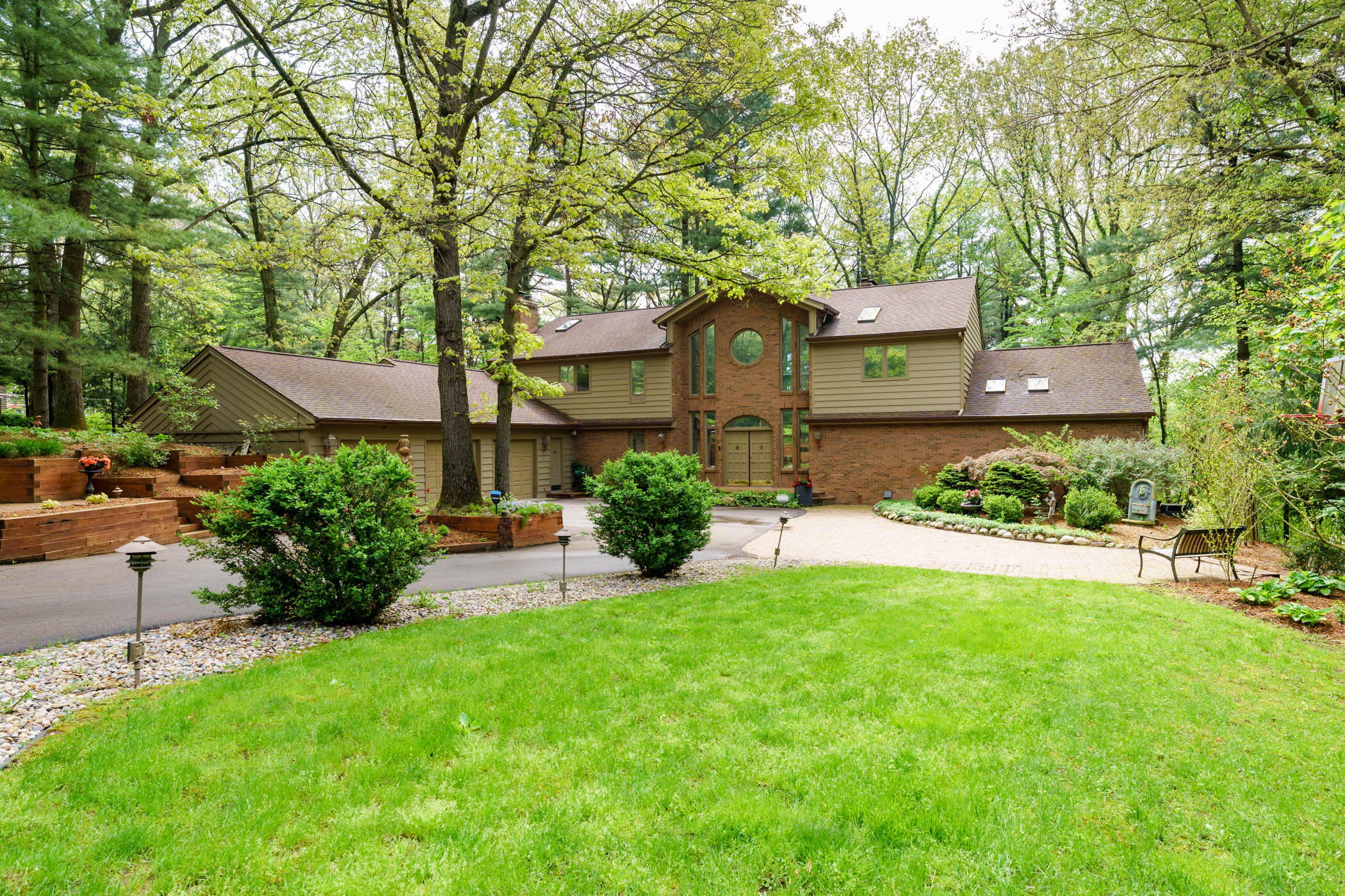 7129 Lakeridge Place