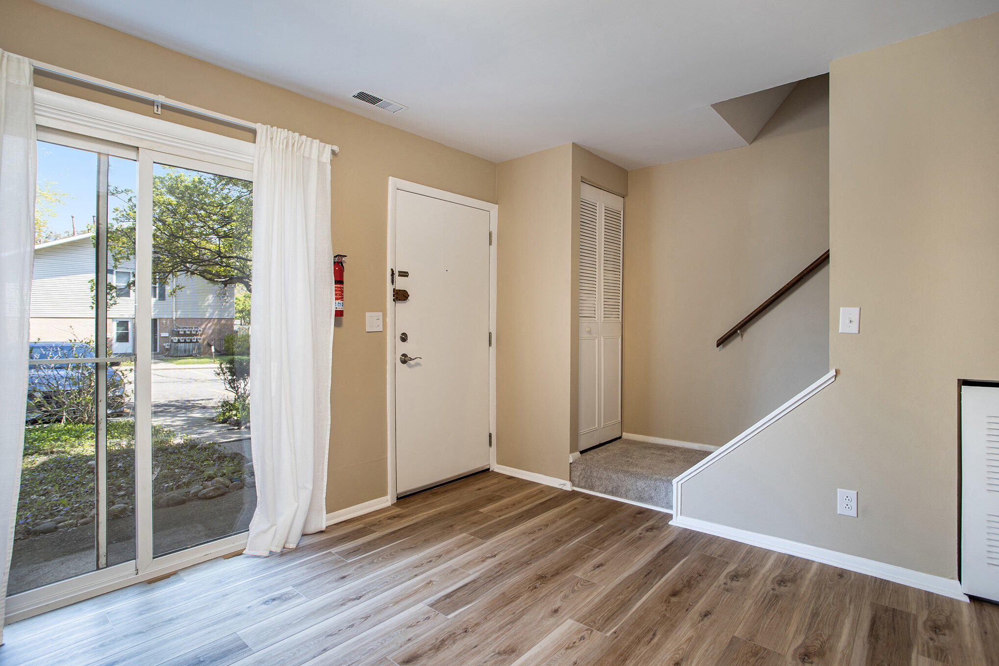 Kalamazoo, Michigan 49006, United States, 2 Bedrooms Bedrooms, ,2 BathroomsBathrooms,Residential,Active,166415