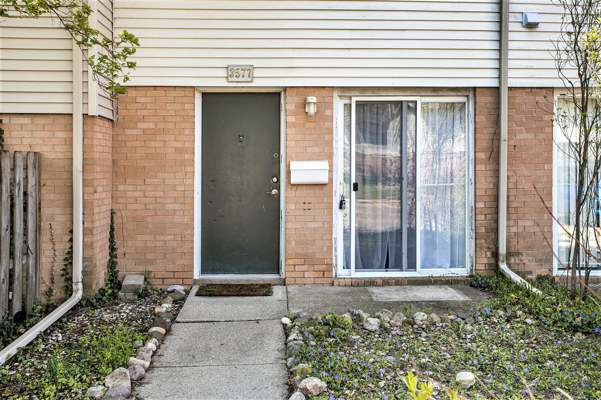 Kalamazoo, Michigan 49006, United States, 2 Bedrooms Bedrooms, ,2 BathroomsBathrooms,Residential,Active,166415