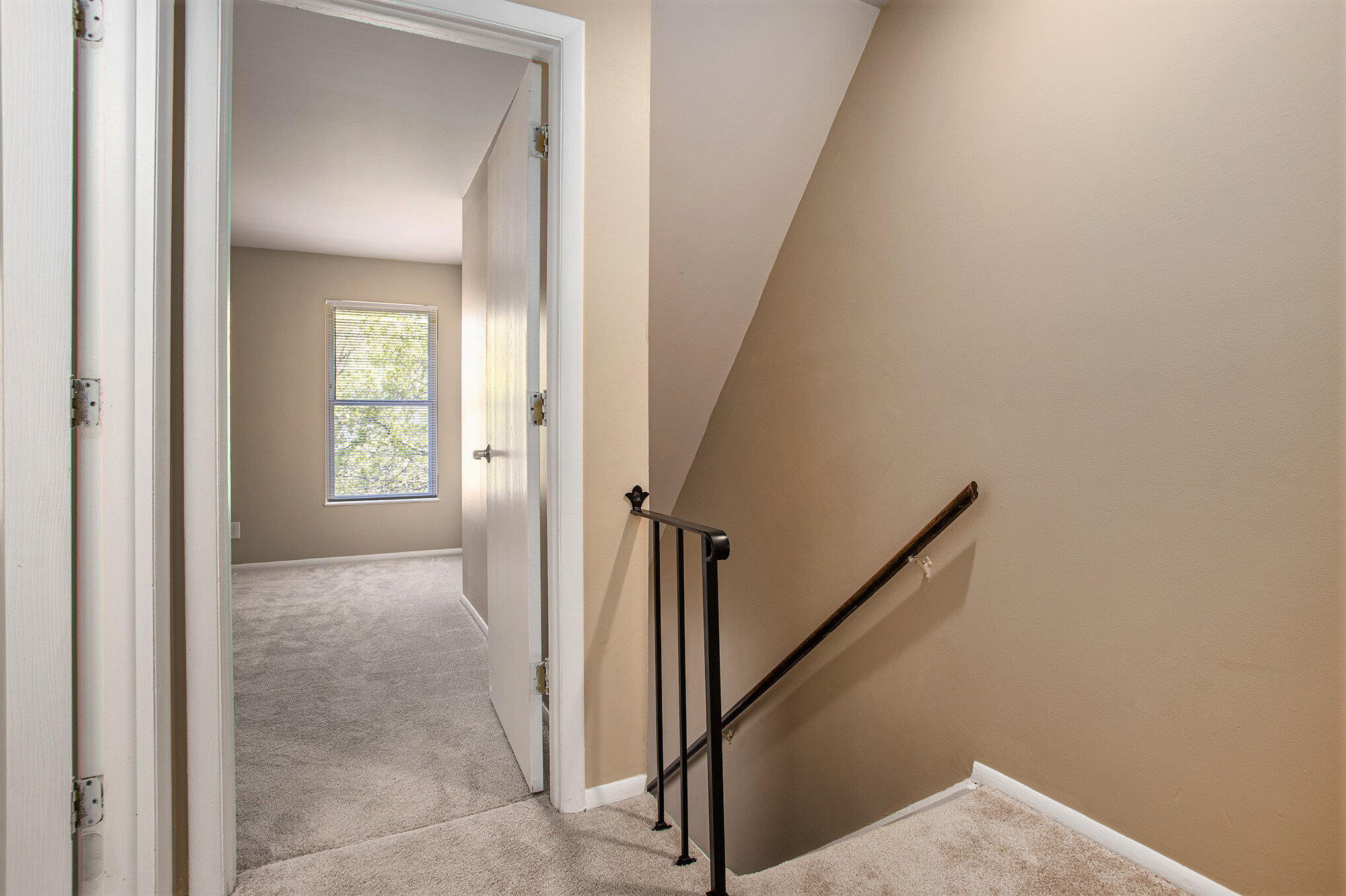 Kalamazoo, Michigan 49006, United States, 2 Bedrooms Bedrooms, ,2 BathroomsBathrooms,Residential,Active,166415