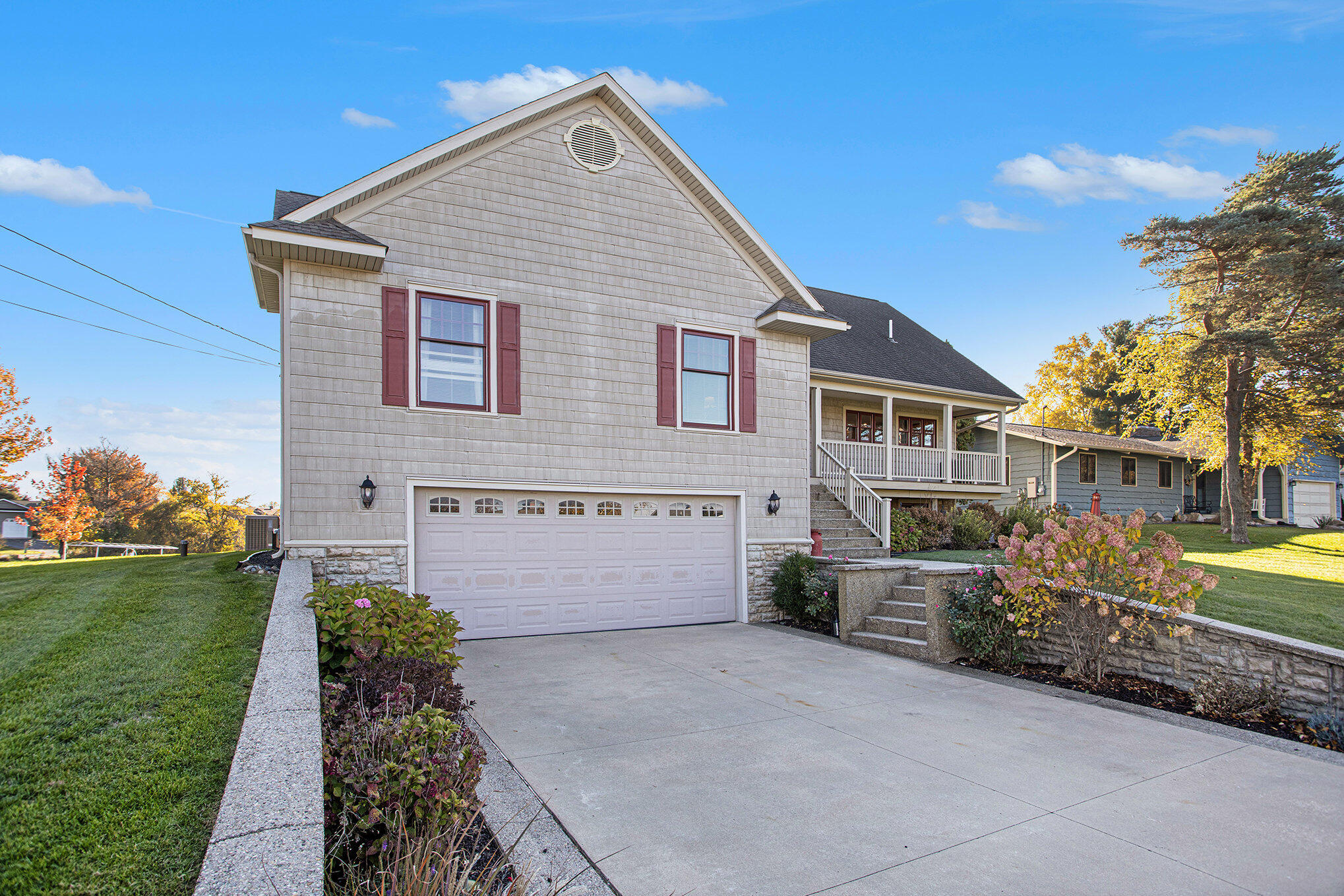 Vicksburg, Michigan 49097, United States, 4 Bedrooms Bedrooms, ,3 BathroomsBathrooms,Residential,Active,235356