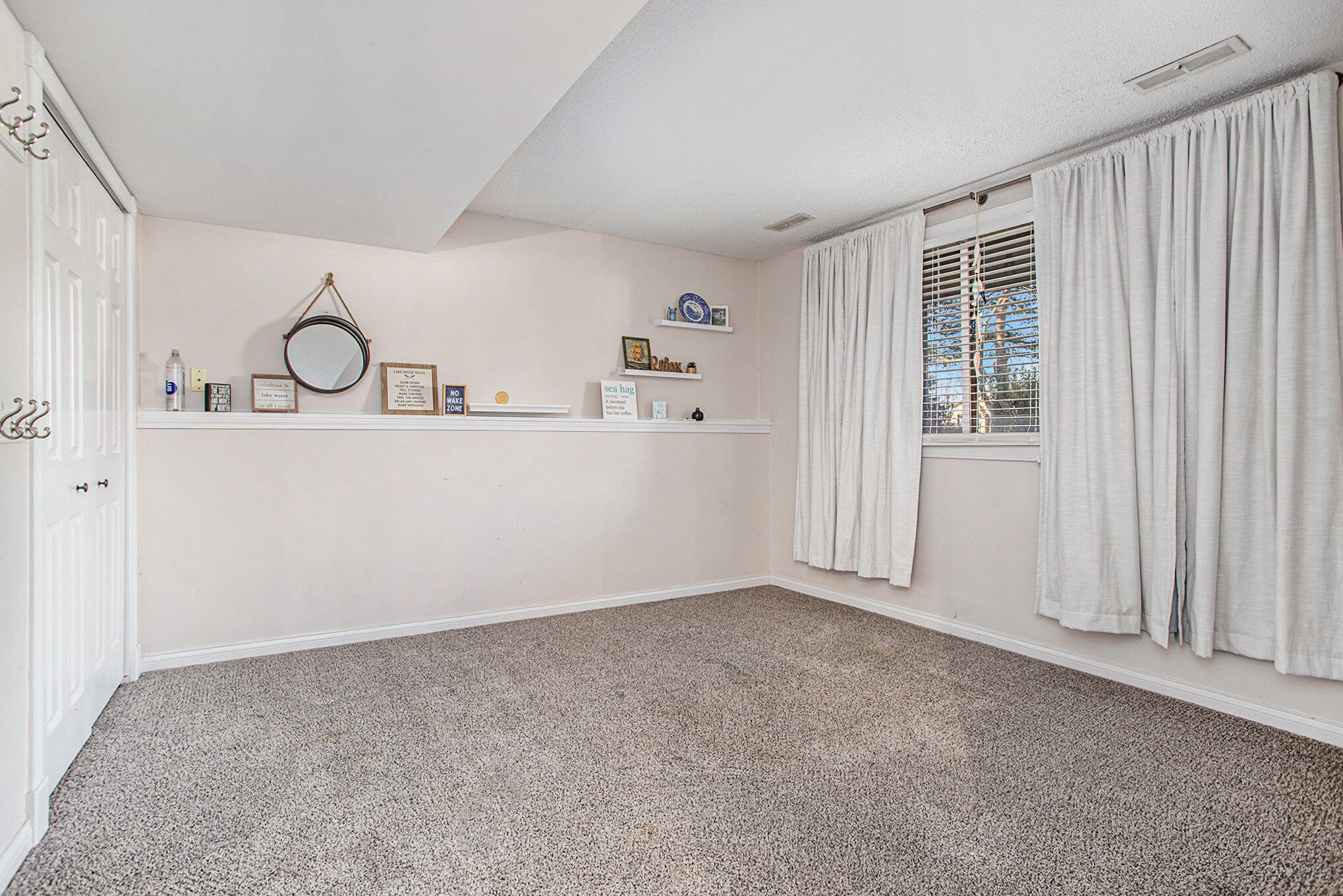 Vicksburg, Michigan 49097, United States, 4 Bedrooms Bedrooms, ,3 BathroomsBathrooms,Residential,Active,235356