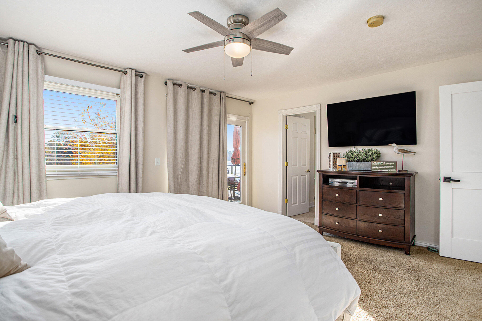 Vicksburg, Michigan 49097, United States, 4 Bedrooms Bedrooms, ,3 BathroomsBathrooms,Residential,Active,235356