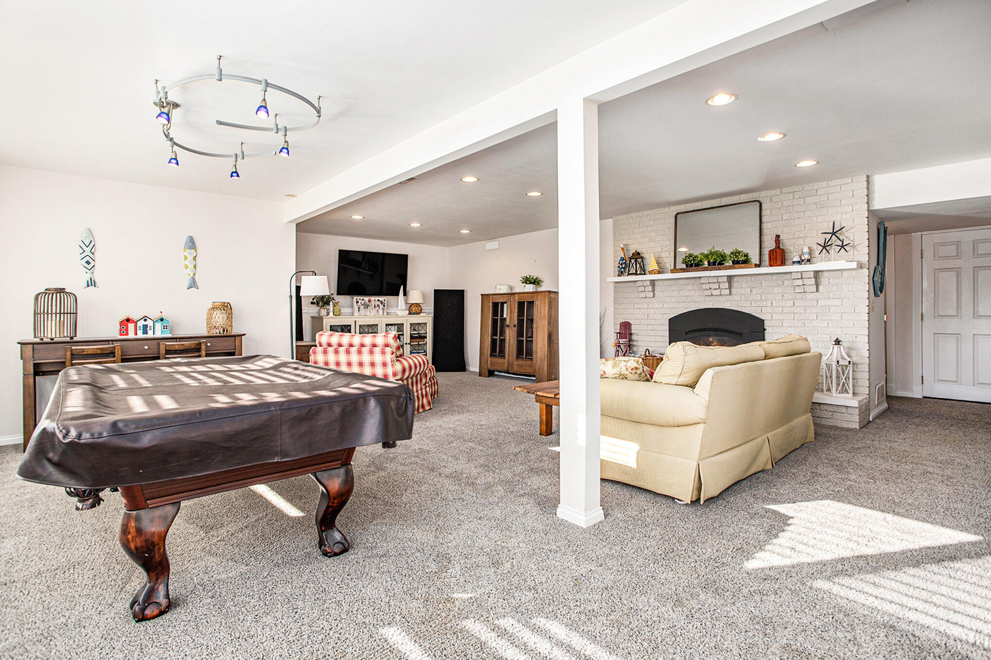 Vicksburg, Michigan 49097, United States, 4 Bedrooms Bedrooms, ,3 BathroomsBathrooms,Residential,Active,235356