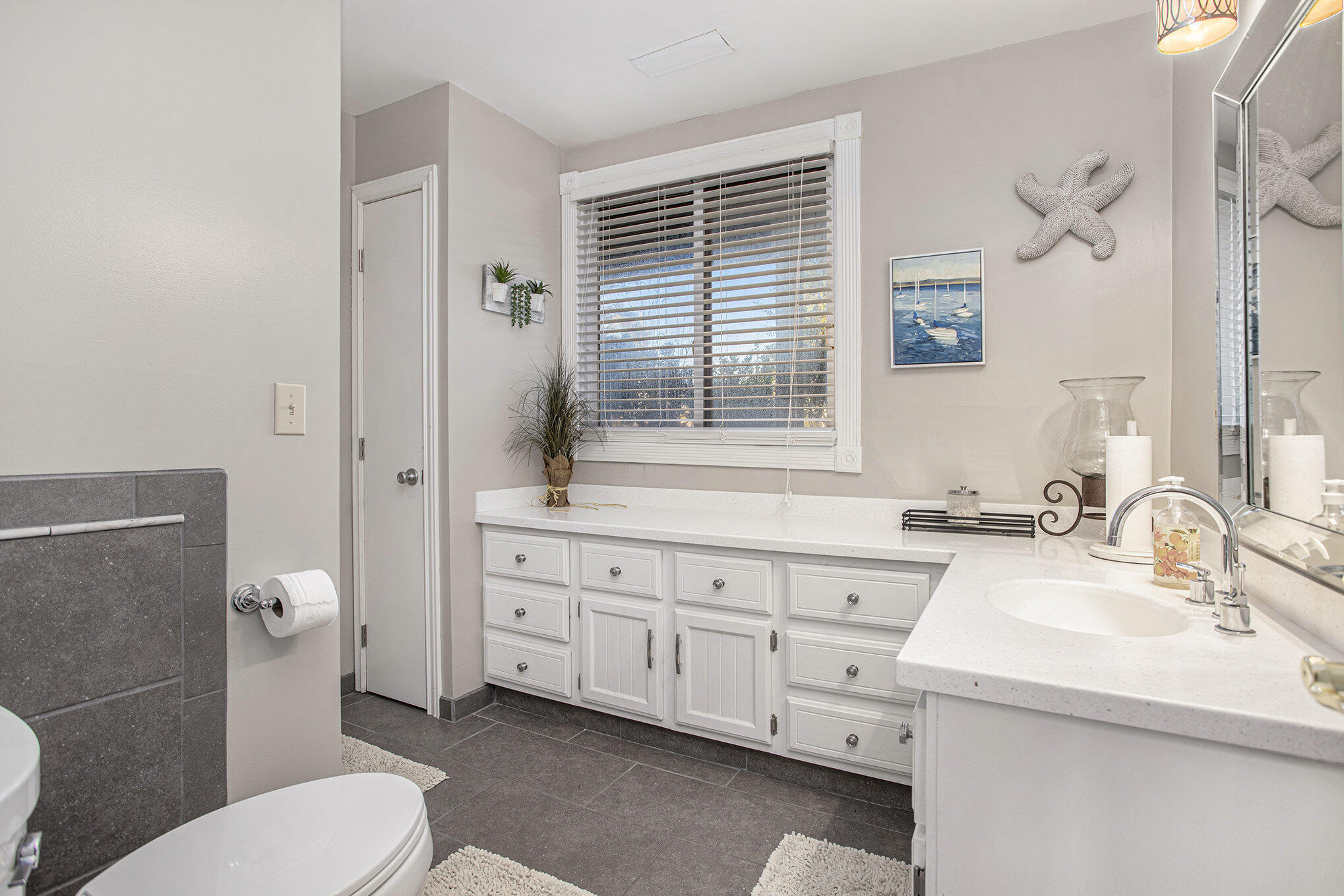 Vicksburg, Michigan 49097, United States, 4 Bedrooms Bedrooms, ,3 BathroomsBathrooms,Residential,Active,235356