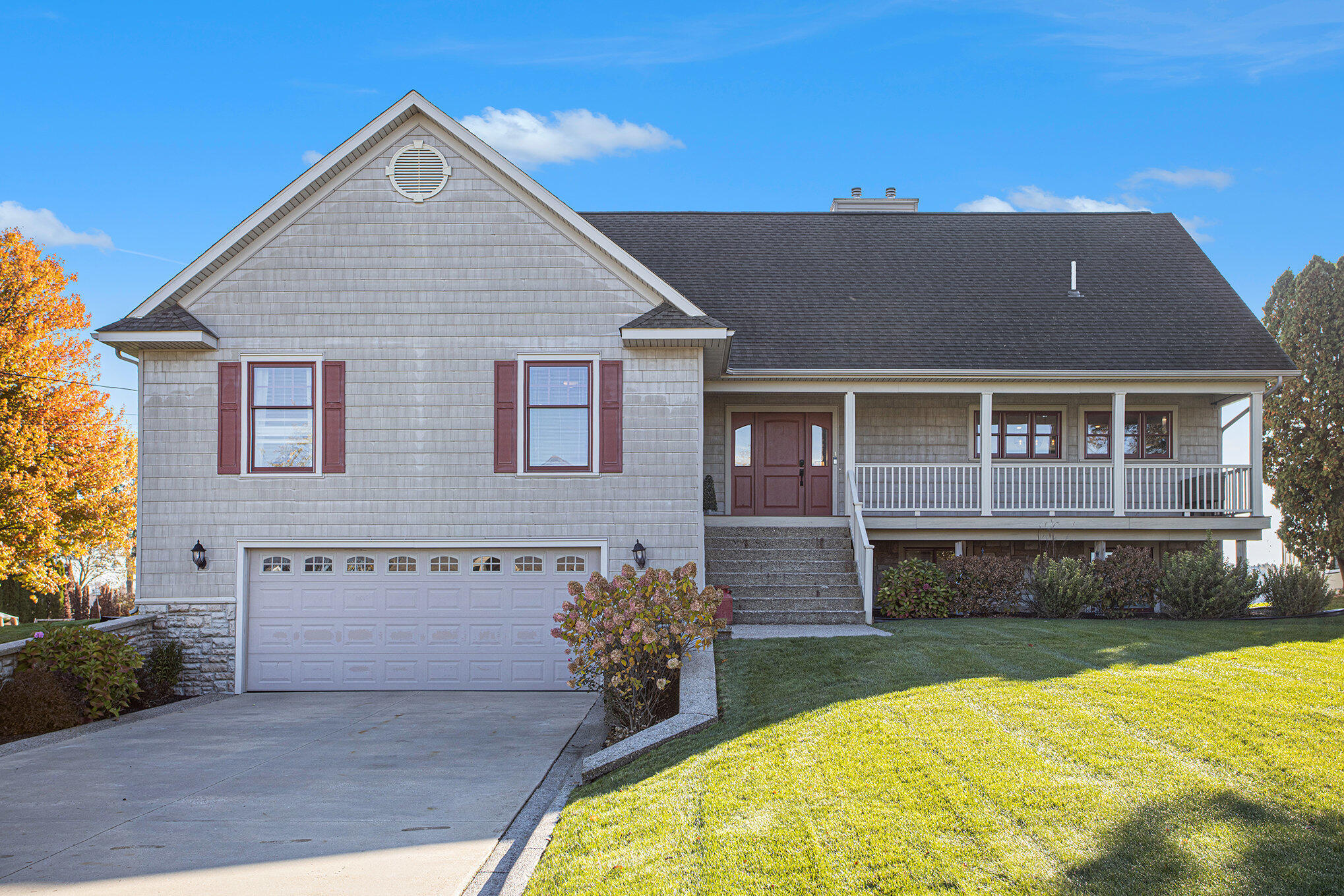 Vicksburg, Michigan 49097, United States, 4 Bedrooms Bedrooms, ,3 BathroomsBathrooms,Residential,Active,235356