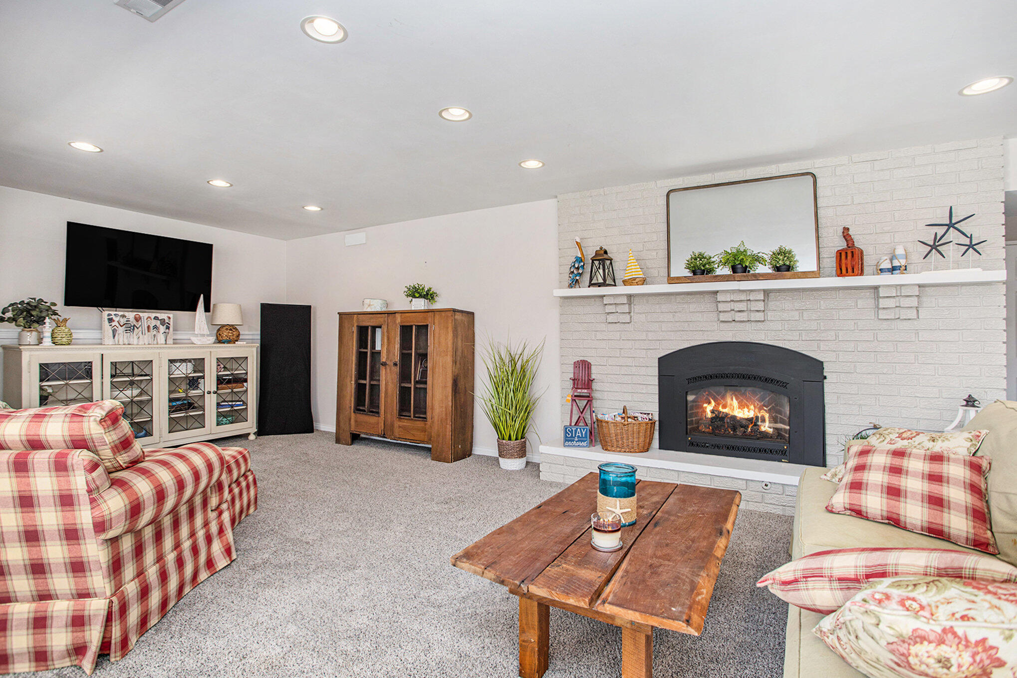 Vicksburg, Michigan 49097, United States, 4 Bedrooms Bedrooms, ,3 BathroomsBathrooms,Residential,Active,235356