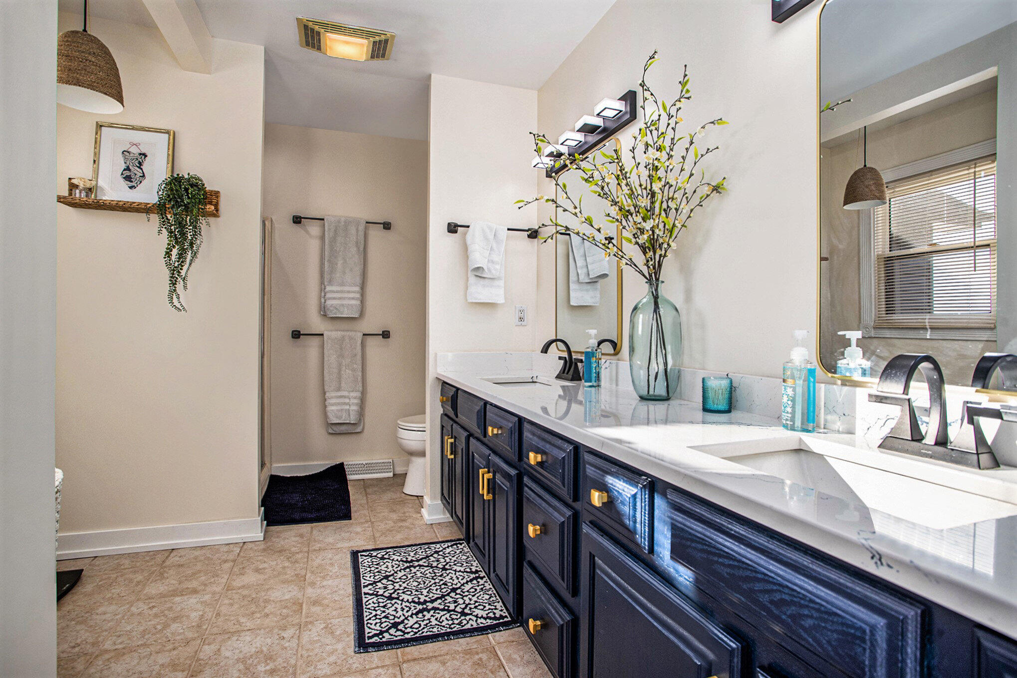 Vicksburg, Michigan 49097, United States, 4 Bedrooms Bedrooms, ,3 BathroomsBathrooms,Residential,Active,235356