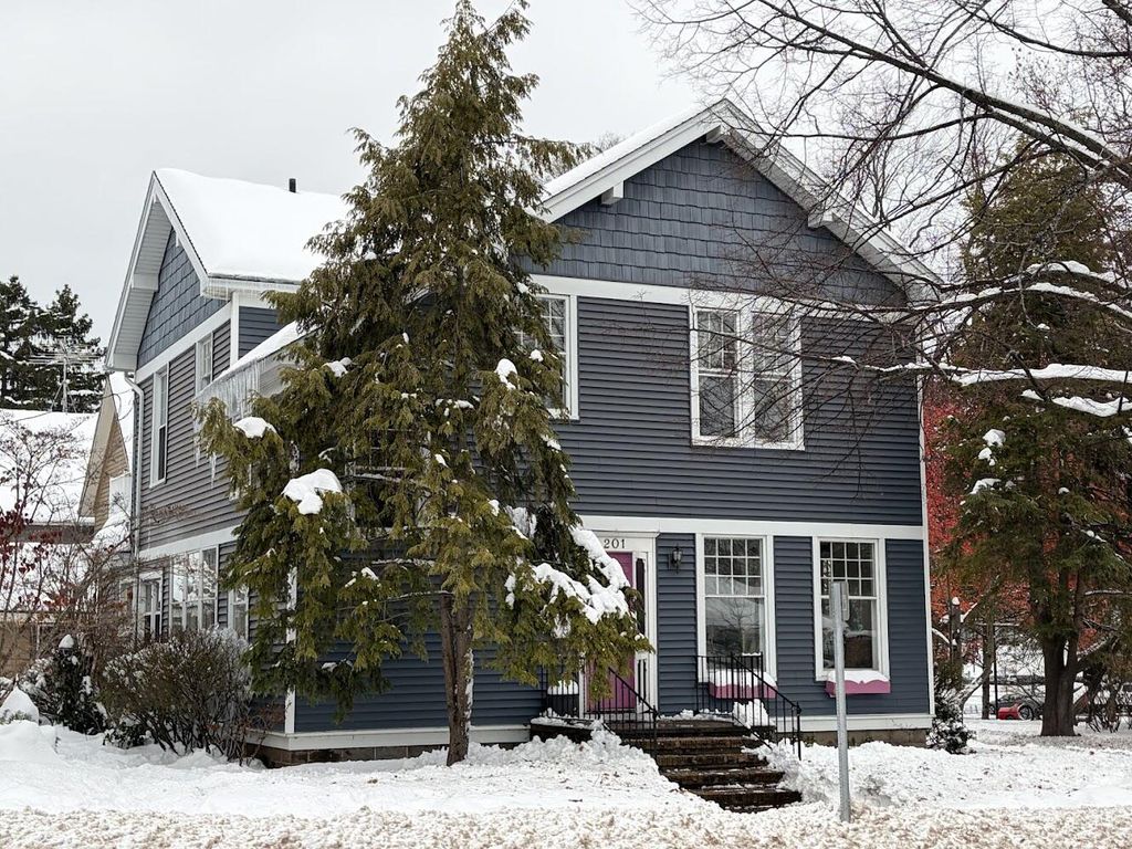 Photo of 201 S 5th Street, Grand Haven, MI 49417 (MLS # 25054109)